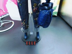 ELLE MA LEGS